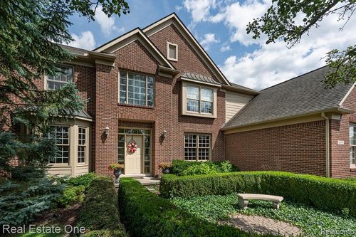 4595 Dunbar Ct, Oakland Township, MI, 48306-4721 | Card Image