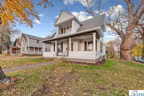 504 State St N, Waseca, MN, 56093-2812 | Card Image