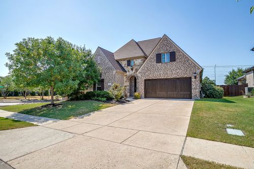 939 Highpoint Way, Roanoke, TX, 76262-1289 | Card Image