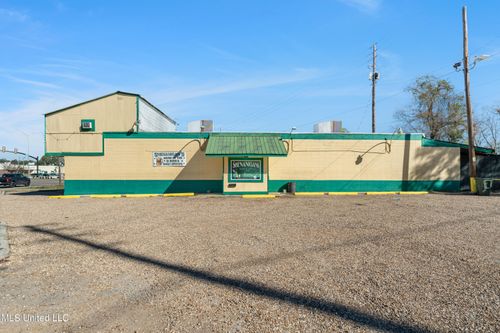 2100 W Pine St, Hattiesburg, MS, 39402-2838 | Card Image