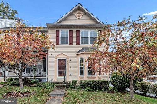 812 Vauxhall Rd, Landover, MD, 20785-5858 | Card Image