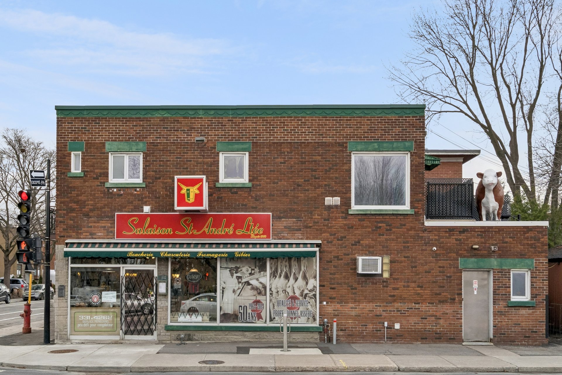 Commercial Sale in Montréal (Ahuntsic-Cartierville) 2