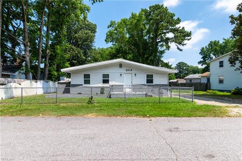 2319 Jamestown Ave, Hampton, VA, 23661-2430 | Card Image