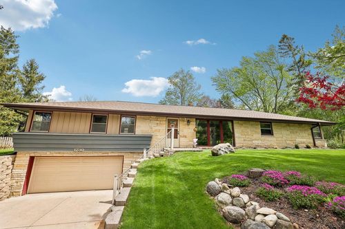 1730 S Lilly Lane, New Berlin, WI, 53146 | Card Image