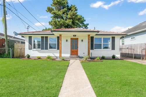 312 Fox Dr, Arabi, LA, 70032-1913 | Card Image