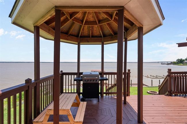 271 Key Largo Loop, House other with 3 bedrooms, 2 bathrooms and 3 parking in Pointblank TX | Image 10