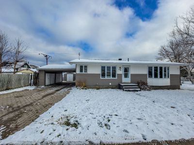 450 De Maricourt Ave, House other with 2 bedrooms, 3 bathrooms and 2 parking in Iroquois Falls ON | Image 1