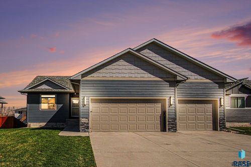 9016 W 24th St Street, Sioux Falls, SD, 57106 | Card Image