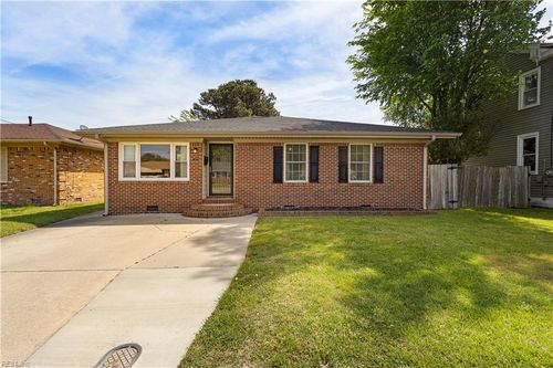 2121 Effingham St, Portsmouth, VA, 23704-5709 | Card Image