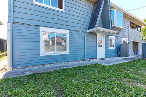 328 Fenton St, New Westminster, BC, V3M5H9 | Card Image