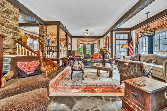 Family Room | Image 32
