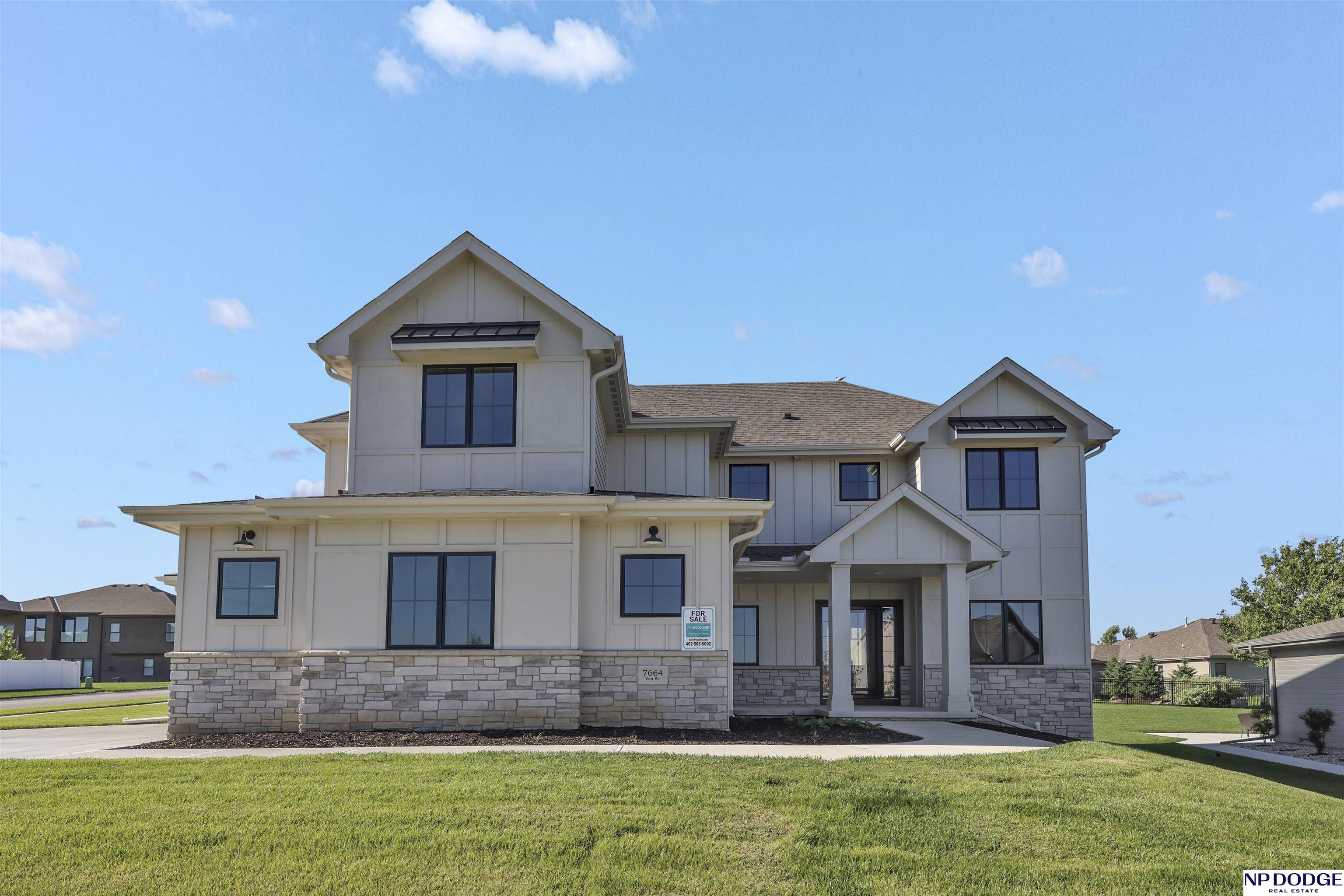 Von St, Papillion, NE 68046