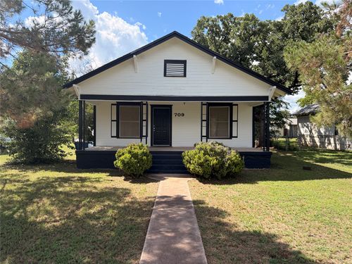 709 E 23rd St, Cisco, TX, 76437-5217 | Card Image