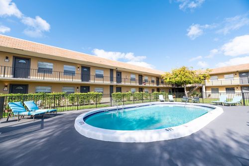 208-1401 Ne 17th Ct, Fort Lauderdale, FL, 33305-3300 | Card Image