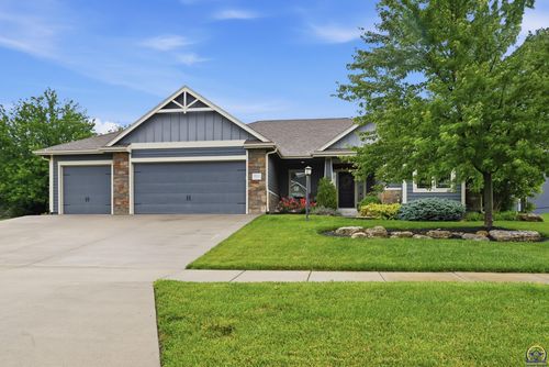 3112 Se Silverleaf Ct, Topeka, KS, 66609-9456 | Card Image