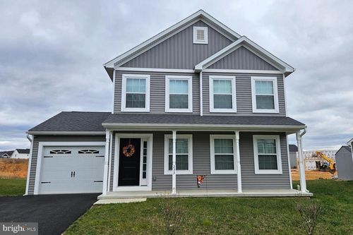 233 Woodridge Dr, SHIPPENSBURG, PA, 17257-8326 | Card Image