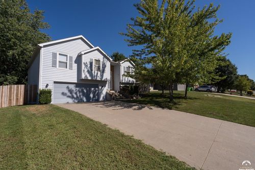 120 Hillside Dr, Baldwin City, KS, 66006-7003 | Card Image