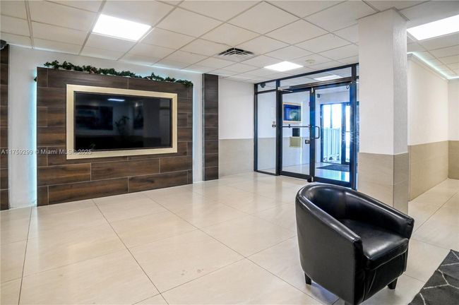 APT-601 - 4164 Inverrary Dr, Condo with 2 bedrooms, 2 bathrooms and null parking in Lauderhill FL | Image 44