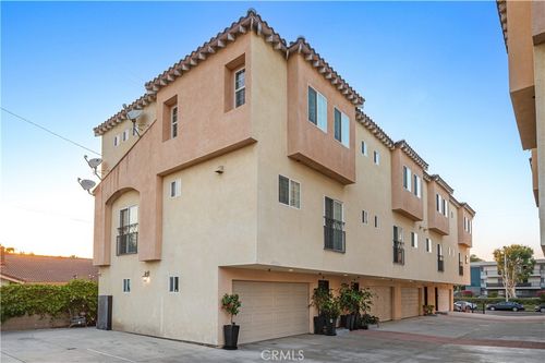 d-9882 W Broadway, Anaheim, CA, 92804 | Card Image