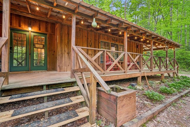 85 Clear Lake Ct, Home with 3 bedrooms, 2 bathrooms and null parking in Ellijay GA | Image 8