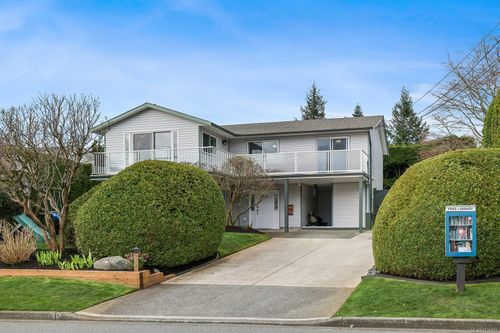 724 Galerno Rd, Campbell River, BC, V9W5J3 | Card Image