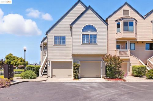 23 Redondo Ct, Alameda, CA, 94501-1136 | Card Image