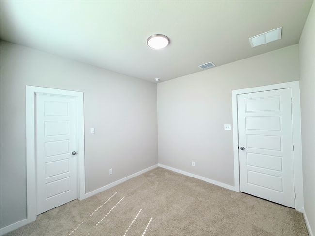 Empty room with carpet and baseboards | Image 18
