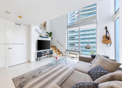 1002-1050 Brickell Ave, Miami, FL, 33131-3905 | Card Image
