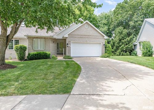 3439 Maple Glen Dr, Bettendorf, IA, 52722-2898 | Card Image