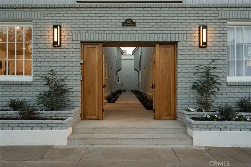 11-1822 E 2nd St, Long Beach, CA, 90802-3903 | Card Image