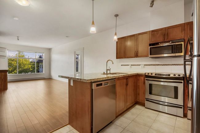 412 - 11950 Harris Rd, Condo with 2 bedrooms, 2 bathrooms and 2 parking in Pitt Meadows BC | Image 5