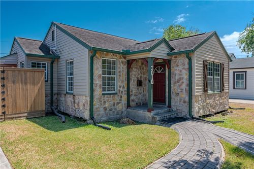3010 Austin St, Corpus Christi, TX, 78404-2413 | Card Image