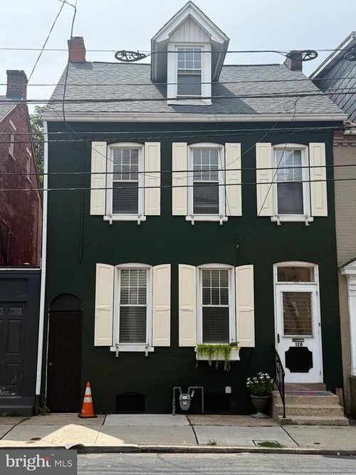 128 E James St, LANCASTER, PA, 17602-4935 | Card Image