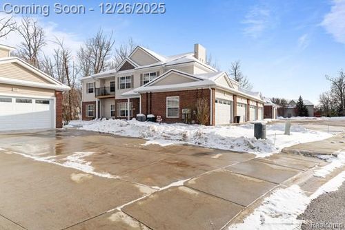907 Watercress Ln, Fenton, MI, 48430-4176 | Card Image