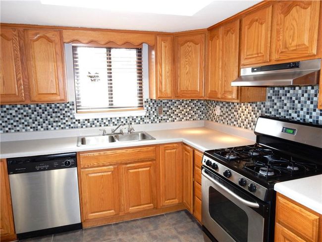 2058 Powers Ferry Trce Se, Condo with 2 bedrooms, 3 bathrooms and 2 parking in Marietta GA | Image 6