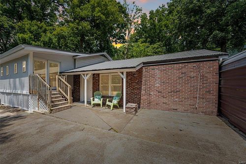 15 Robin Lane, Fenton, MO, 63026 | Card Image