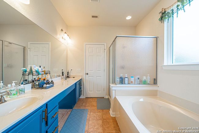 137 Springtree Shadow, House other with 4 bedrooms, 3 bathrooms and null parking in Cibolo TX | Image 23