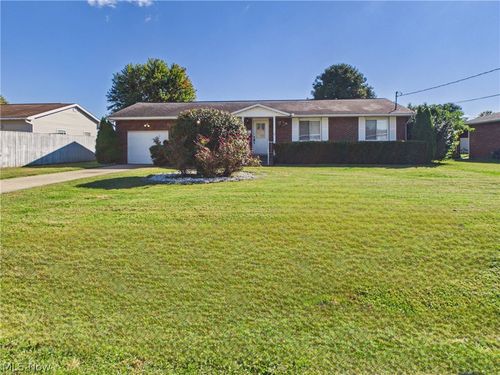 816 Campbell Dr, Belpre, OH, 45714-1220 | Card Image