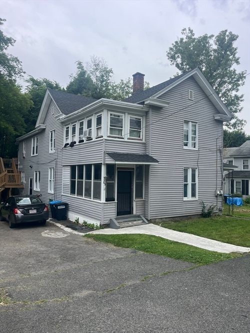 89 Robbins Ave, Pittsfield, MA, 02101 | Card Image