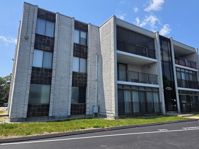 APT-3 - 17 Skyline Dr, Condo with 2 bedrooms, 2 bathrooms and 2 parking in Braintree MA | Image 33