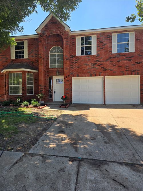 749 Rockett Ln, Cedar Hill, TX, 75104-9205 | Card Image