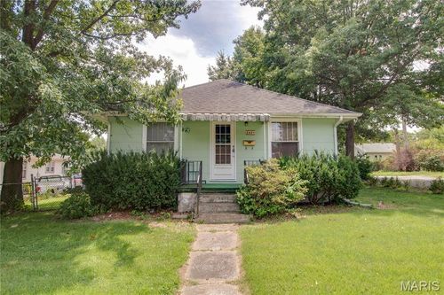 2801 Hillcrest Ave, Alton, IL, 62002-2944 | Card Image