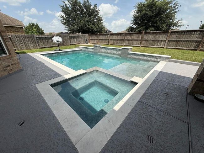 Contemporary PRIVATE OASIS | Image 43