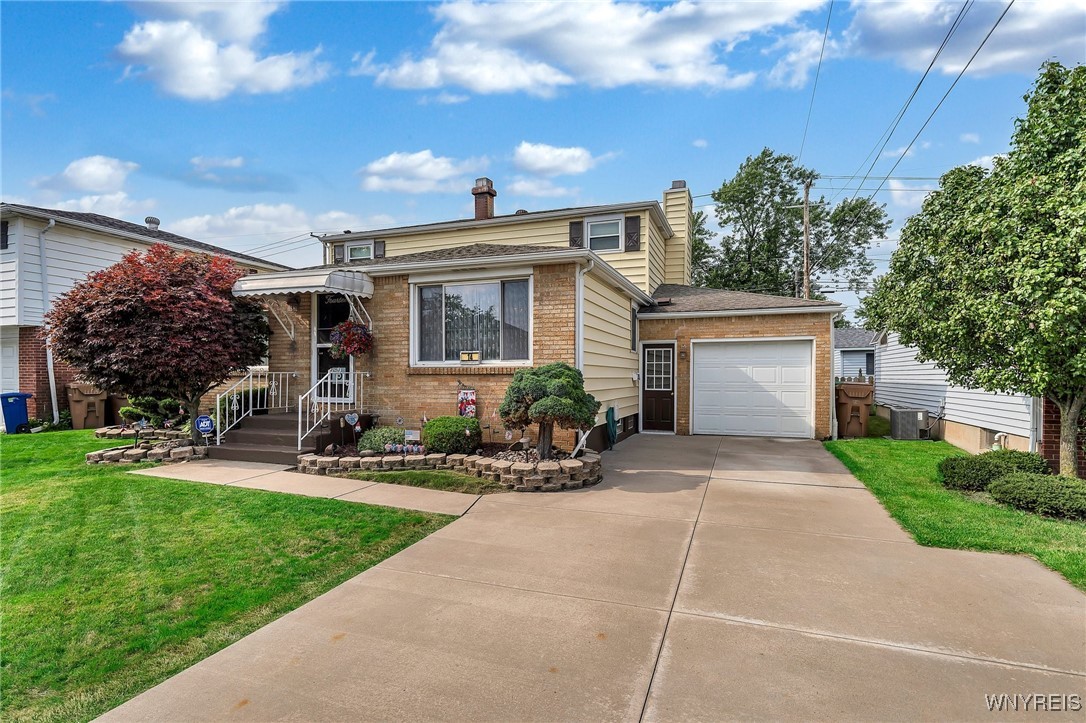Marlene Dr, Buffalo, NY 14225