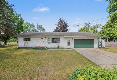 169 Park Pl, Barryton, MI, 49305-5108 | Card Image