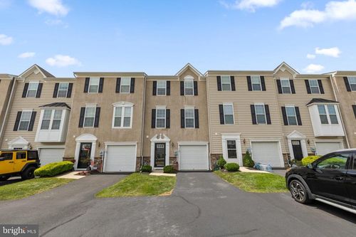 110 Topaz Dr, GILBERTSVILLE, PA, 19525-8116 | Card Image