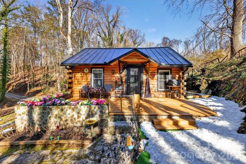 110 Pine St, Tryon, NC, 28782-3130 | Card Image