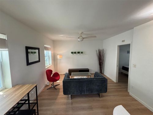 rear-east-1315 Se 2nd St, Fort Lauderdale, FL, 33301-3949 | Card Image