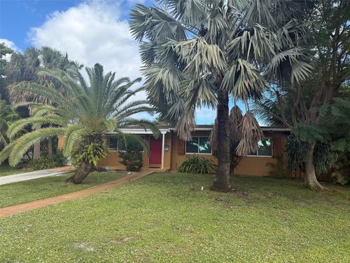 920 Wright Dr, Lake Worth Beach, FL, 33461-5762 | Card Image