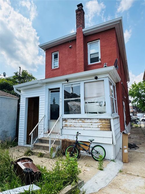 23712 92nd Rd, Bellerose, NY, 11426-1110 | Card Image